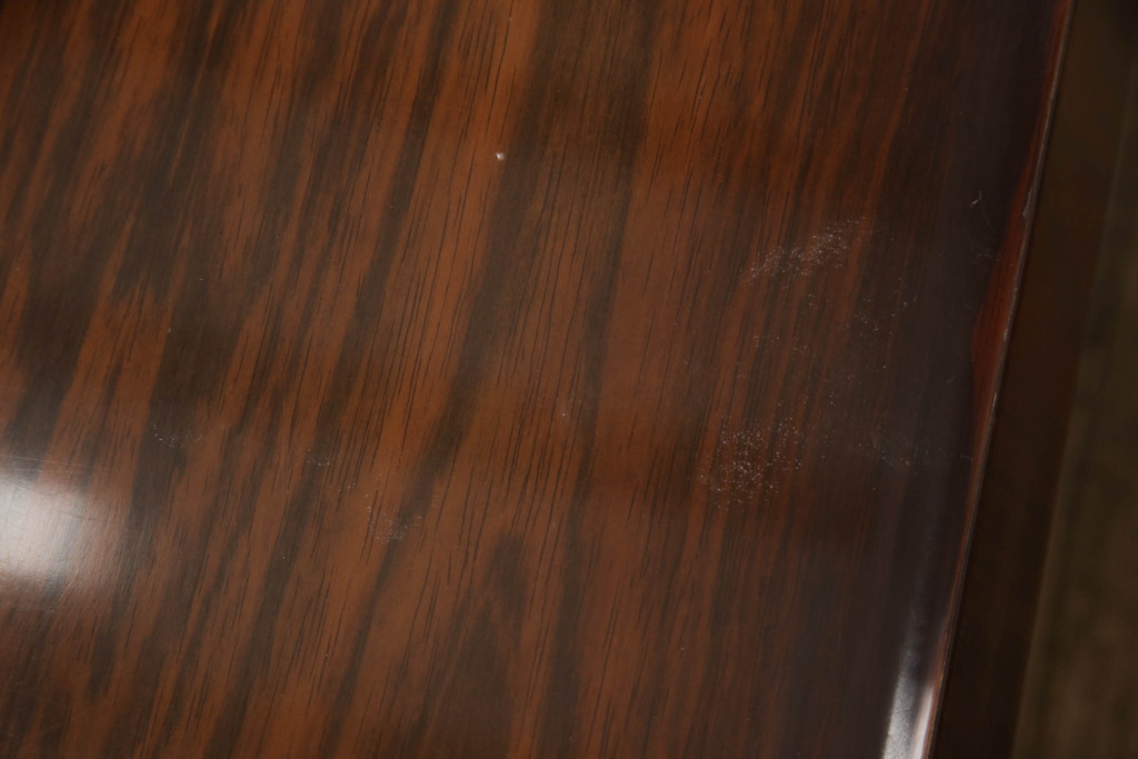 中古　天童木工　剣持勇　絶版品!上質な雰囲気漂うローズウッド材の座卓(定価約58万円)(R-059707)