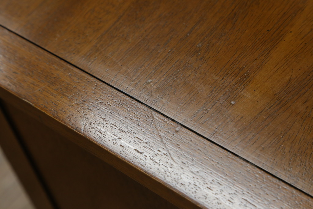 中古　DREXEL HERITAGE(ドレクセルヘリテイジ)　希少!!ホテルライクな部屋作りにおすすめな小型冷蔵庫入れ(サイドテーブル、ナイトテーブル、収納棚、戸棚、サイドキャビネット)(R-062506)