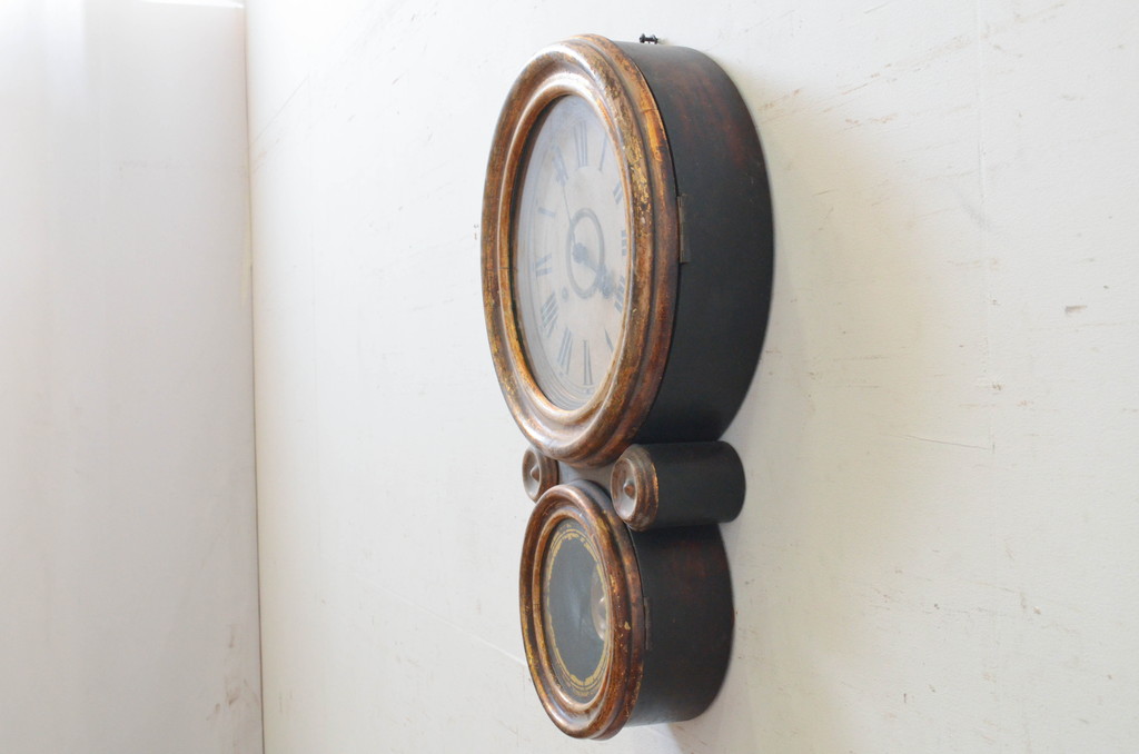 アンティーク時計　アメリカ　E. INGRAHAM&CO(イングラハム)　レトロな雰囲気と振り子の意匠が魅力的な四つ丸本だるま時計(掛け時計、柱時計、古時計、振り子時計、本ダルマ時計)(R-072246)