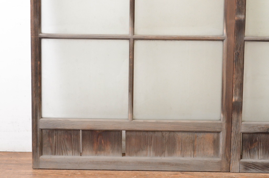 アンティーク建具　古い木味の腰板付きガラス窓2枚セット(ガラス戸、引き戸)(R-065045)