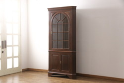 中古　アメリカ　Stickley(スティックレー、スティックレイ)　マホガニー材　照明付き!　高級感漂うコーナーキャビネット(飾り棚、収納棚)(R-049704)