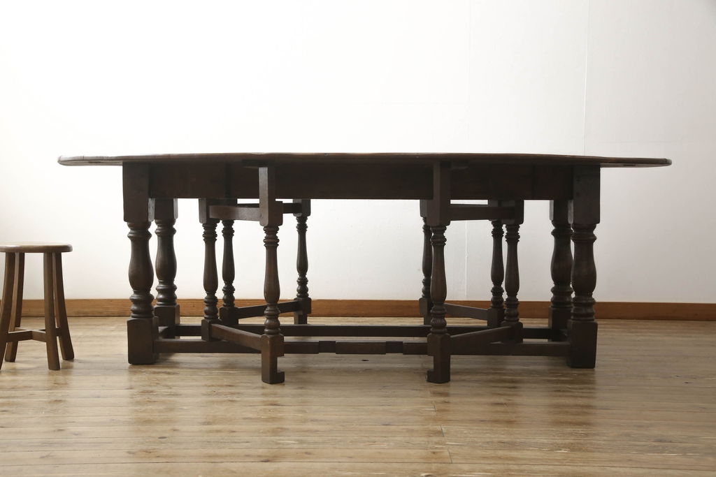 イギリスアンティーク　オーク材　特大　挽き物の脚が美しいゲートレッグテーブル(バタフライテーブル、エクステンションテーブル、ダイニングテーブル、サウザンドテーブル、4人掛け、6人掛け)(R-060070)