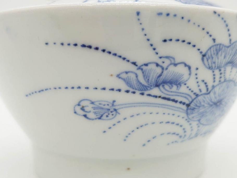 江戸期　古伊万里　染付　線描　蝶花図　約12cm　4寸　清楚な美しさのある蓋付き茶碗2客セット(ちょう、蓮?、和食器、どんぶり、蓋茶碗、四寸)(R-079599)