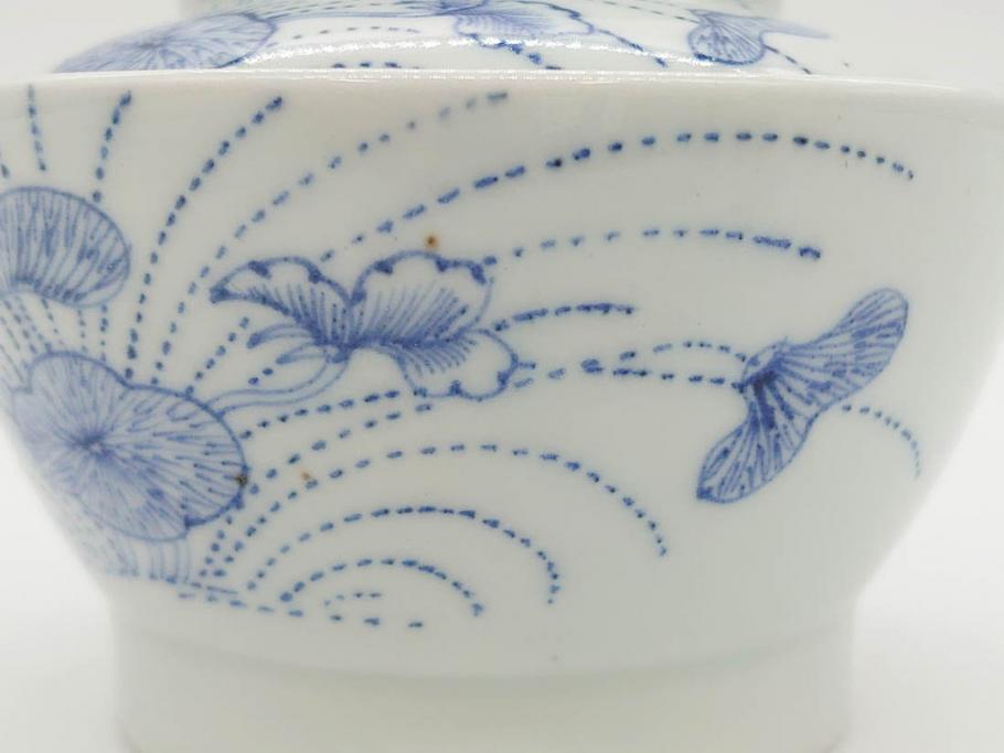 江戸期　古伊万里　染付　線描　蝶花図　約12cm　4寸　清楚な美しさのある蓋付き茶碗2客セット(ちょう、蓮?、和食器、どんぶり、蓋茶碗、四寸)(R-079599)
