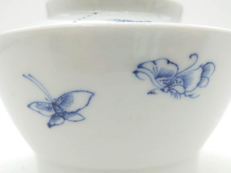 江戸期　古伊万里　染付　線描　蝶花図　約12cm　4寸　清楚な美しさのある蓋付き茶碗2客セット(ちょう、蓮?、和食器、どんぶり、蓋茶碗、四寸)(R-079599)