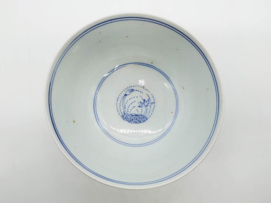 江戸期　古伊万里　染付　線描　蝶花図　約12cm　4寸　清楚な美しさのある蓋付き茶碗2客セット(ちょう、蓮?、和食器、どんぶり、蓋茶碗、四寸)(R-079599)