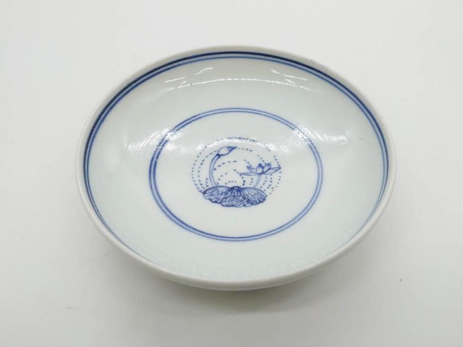 江戸期　古伊万里　染付　線描　蝶花図　約12cm　4寸　清楚な美しさのある蓋付き茶碗2客セット(ちょう、蓮?、和食器、どんぶり、蓋茶碗、四寸)(R-079599)