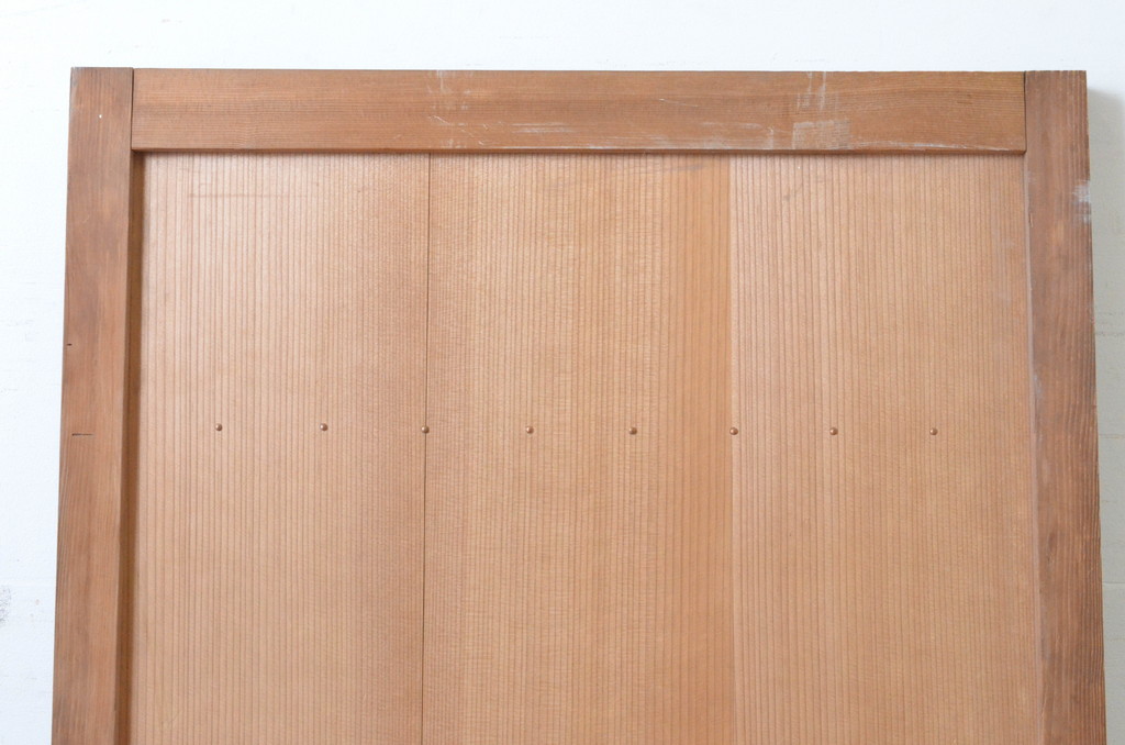 アンティーク建具　凝った作り!　縦でも横でも使える木味の小さなマス目(升目)格子扉1枚(きつね格子、狐格子、板戸、格子戸、小扉、ドア)(R-065281)