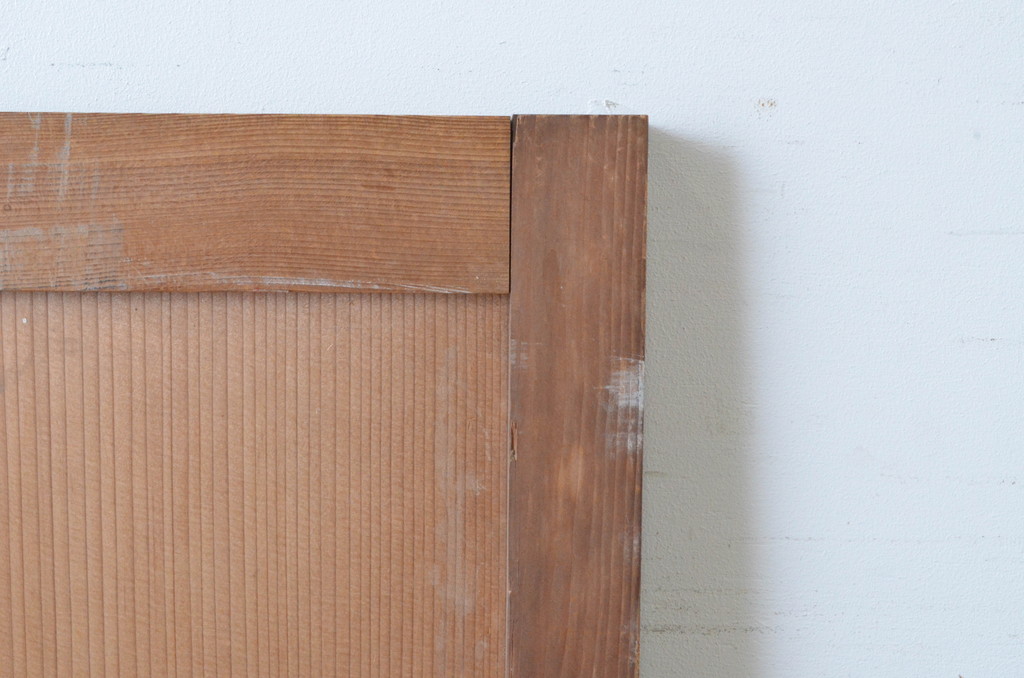 アンティーク建具　凝った作り!　縦でも横でも使える木味の小さなマス目(升目)格子扉1枚(きつね格子、狐格子、板戸、格子戸、小扉、ドア)(R-065281)