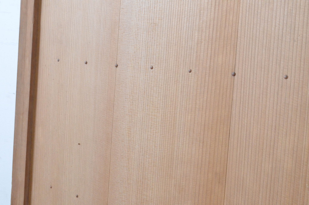 アンティーク建具　凝った作り!　縦でも横でも使える木味の小さなマス目(升目)格子扉1枚(きつね格子、狐格子、板戸、格子戸、小扉、ドア)(R-065281)