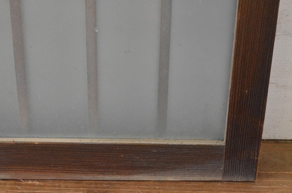 アンティーク建具　古い木味の格子入り横長ガラス窓2枚セット(ガラス戸、引き戸、明かり取り、明り取り、欄間)(R-065286)