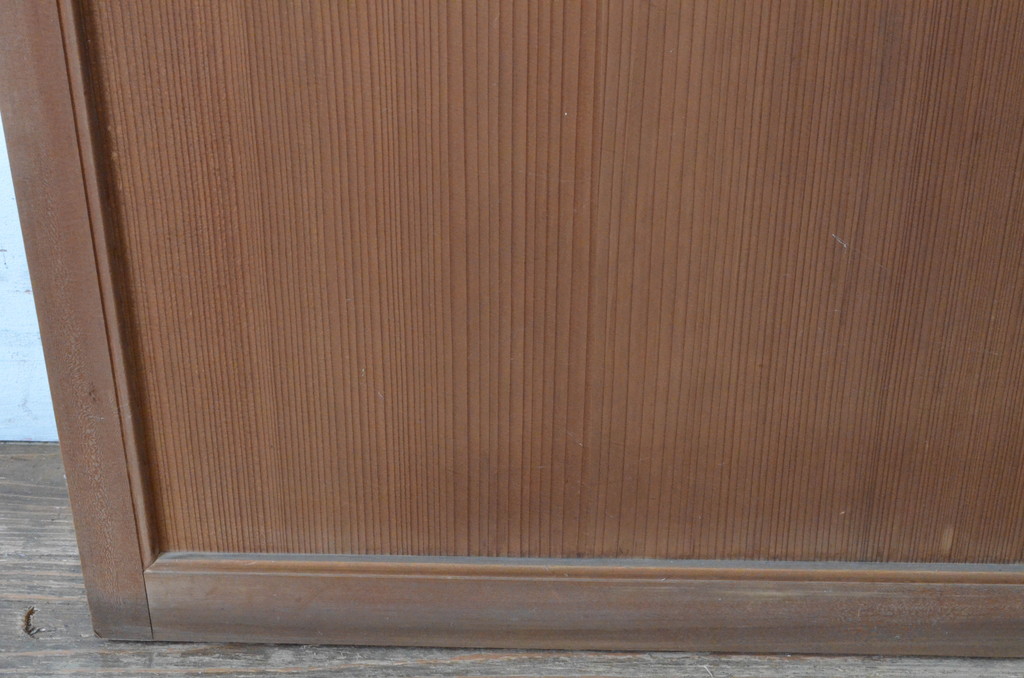 アンティーク建具　昭和初期　上手物!!　美しい柾目が魅力の舞良戸1枚(まいらど、横桟板戸、引き戸)(R-065254)
