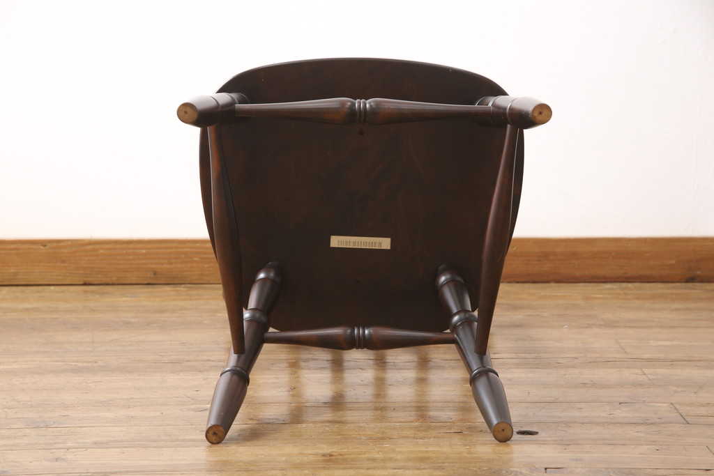 中古　北海道民芸家具　クラシカルな雰囲気を醸し出すダイニングチェア(椅子、板座チェア)(R-055522)