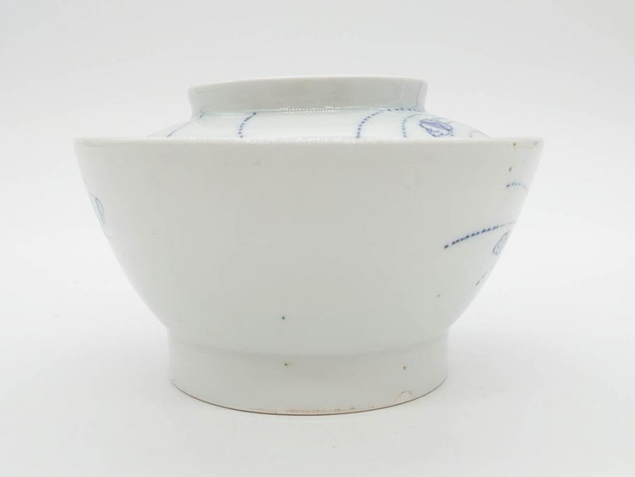 江戸期　古伊万里　染付　線描　蝶花図　約12cm　4寸　花のデザインが優雅な蓋付き茶碗2客セット(蝶、ちょう、蓮?、和食器、どんぶり、蓋茶碗、四寸)(R-079600)