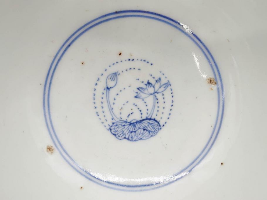 江戸期　古伊万里　染付　線描　蝶花図　約12cm　4寸　花のデザインが優雅な蓋付き茶碗2客セット(蝶、ちょう、蓮?、和食器、どんぶり、蓋茶碗、四寸)(R-079600)