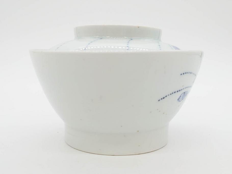 江戸期　古伊万里　染付　線描　蝶花図　約12cm　4寸　花のデザインが優雅な蓋付き茶碗2客セット(蝶、ちょう、蓮?、和食器、どんぶり、蓋茶碗、四寸)(R-079600)