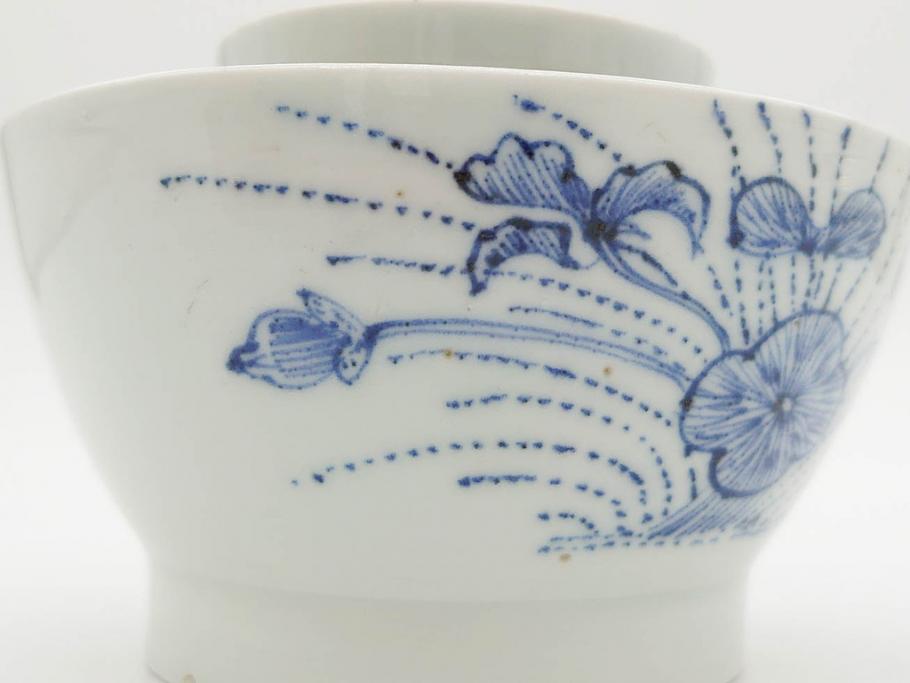 江戸期　古伊万里　染付　線描　蝶花図　約12cm　4寸　爽やかな印象の蓋付き茶碗3客セット(ちょう、蓮?、和食器、どんぶり、蓋茶碗、四寸)(R-079601)