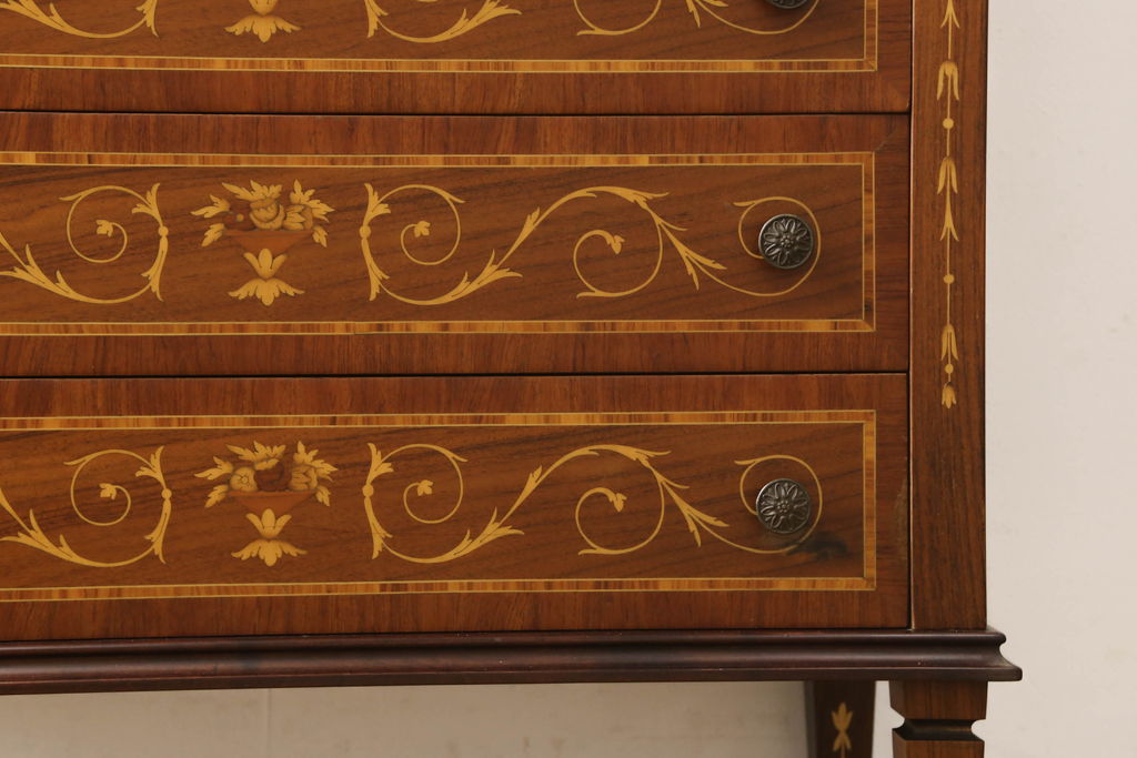 中古　美品　イタリア高級輸入家具　象嵌入り　細やかな象嵌細工が美しいチェスト(引き出し、サイドチェスト)(R-055197)