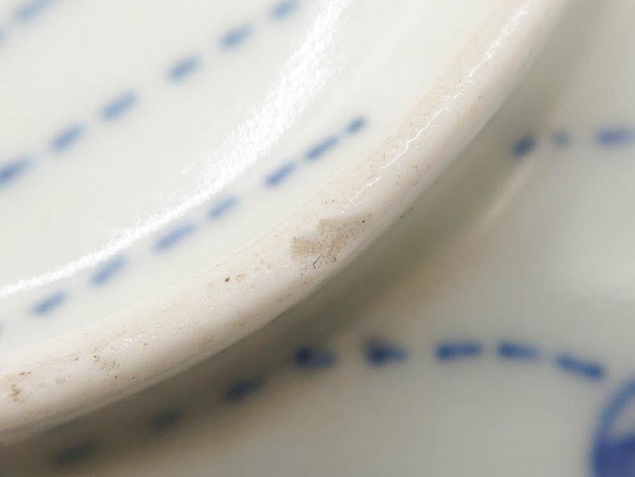 江戸期　古伊万里　染付　線描　蝶花図　約12cm　4寸　爽やかな印象の蓋付き茶碗3客セット(ちょう、蓮?、和食器、どんぶり、蓋茶碗、四寸)(R-079601)