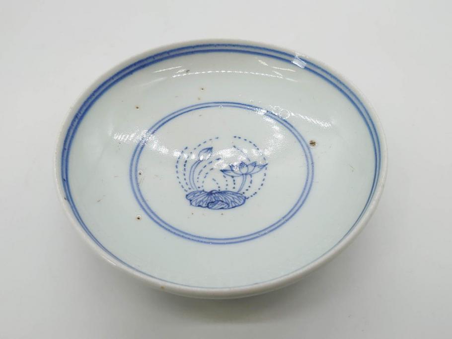 江戸期　古伊万里　染付　線描　蝶花図　約12cm　4寸　爽やかな印象の蓋付き茶碗3客セット(ちょう、蓮?、和食器、どんぶり、蓋茶碗、四寸)(R-079601)