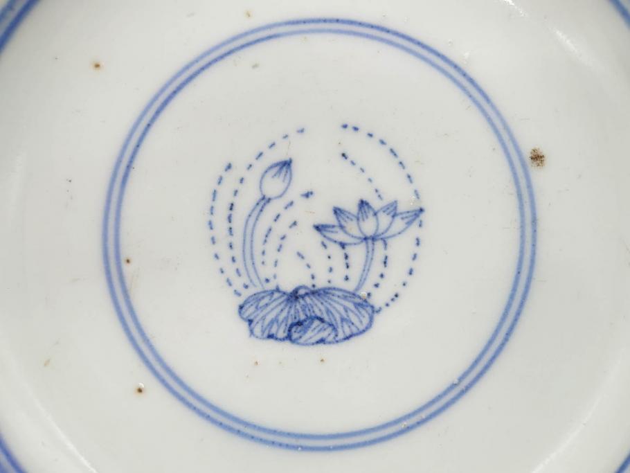 江戸期　古伊万里　染付　線描　蝶花図　約12cm　4寸　爽やかな印象の蓋付き茶碗3客セット(ちょう、蓮?、和食器、どんぶり、蓋茶碗、四寸)(R-079601)