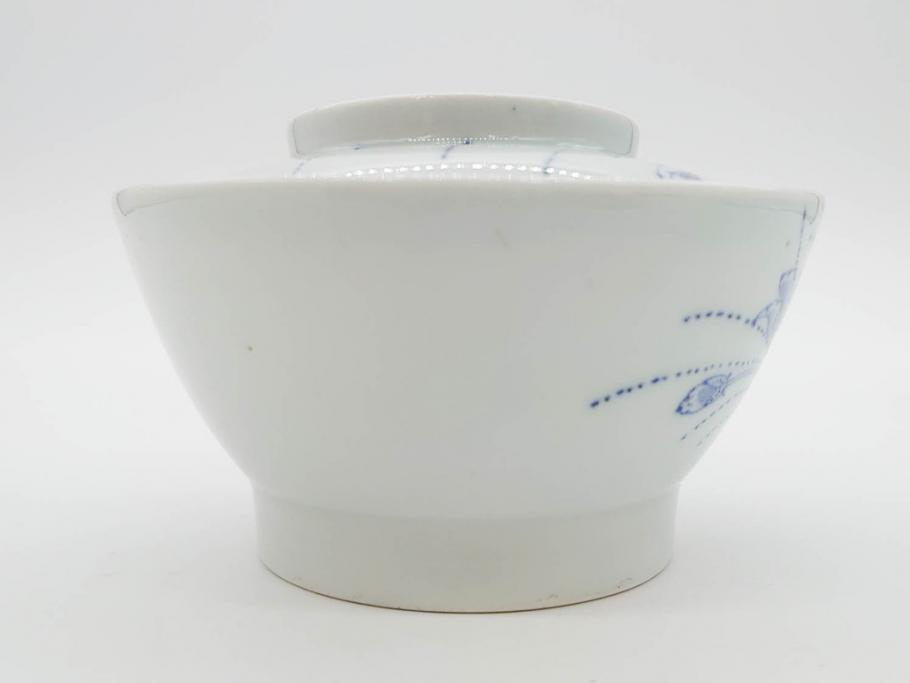 江戸期　古伊万里　染付　線描　蝶花図　約12cm　4寸　爽やかな印象の蓋付き茶碗3客セット(ちょう、蓮?、和食器、どんぶり、蓋茶碗、四寸)(R-079601)
