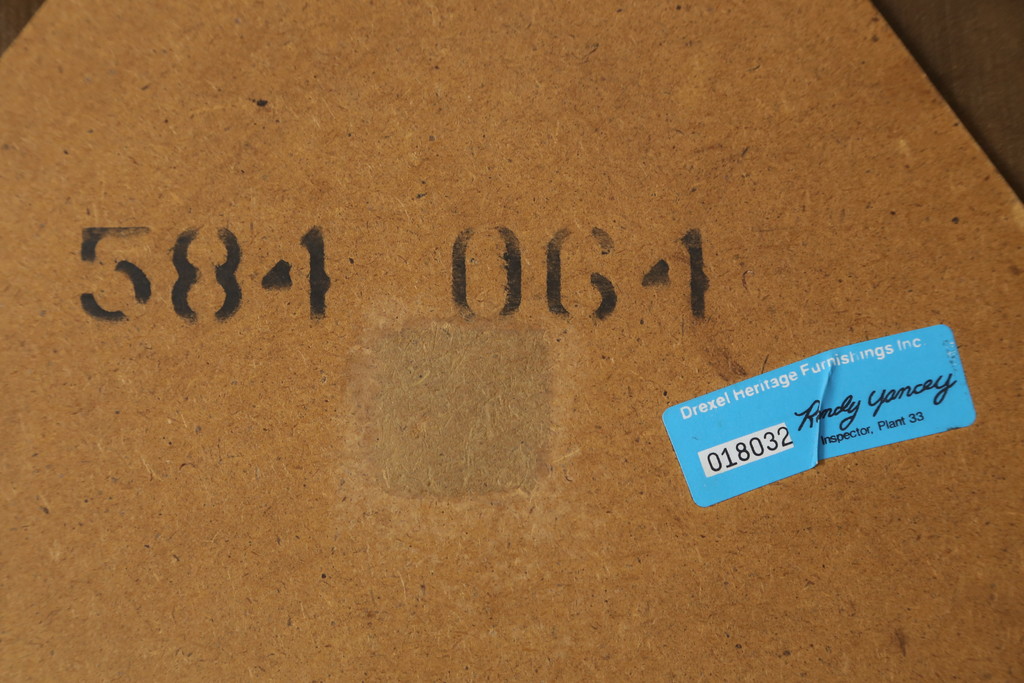 中古　DREXEL HERITAGE(ドレクセルヘリテイジ)　希少モデル!!　クラシカルな雰囲気が魅力のウォールミラー(壁掛け鏡)(R-065600)