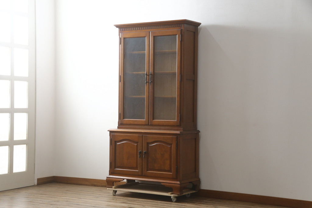 中古　横浜ダニエル(daniel)　温もりを感じる木の風合いが魅力的なキャビネット(カップボード、食器棚、戸棚、収納棚、飾り棚)(R-079154)