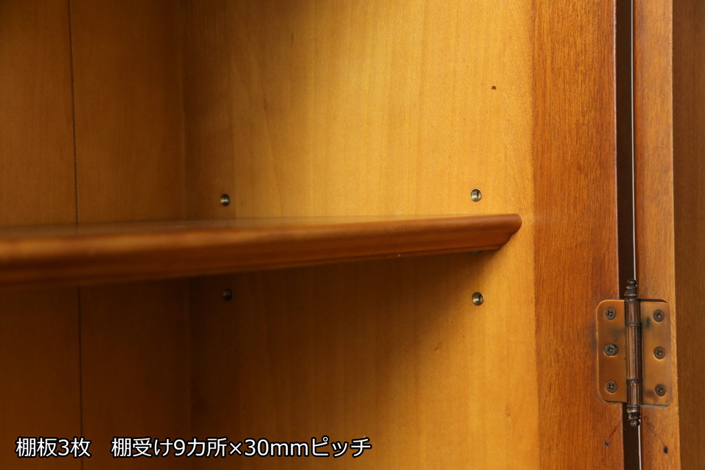中古　横浜ダニエル(daniel)　温もりを感じる木の風合いが魅力的なキャビネット(カップボード、食器棚、戸棚、収納棚、飾り棚)(R-079154)