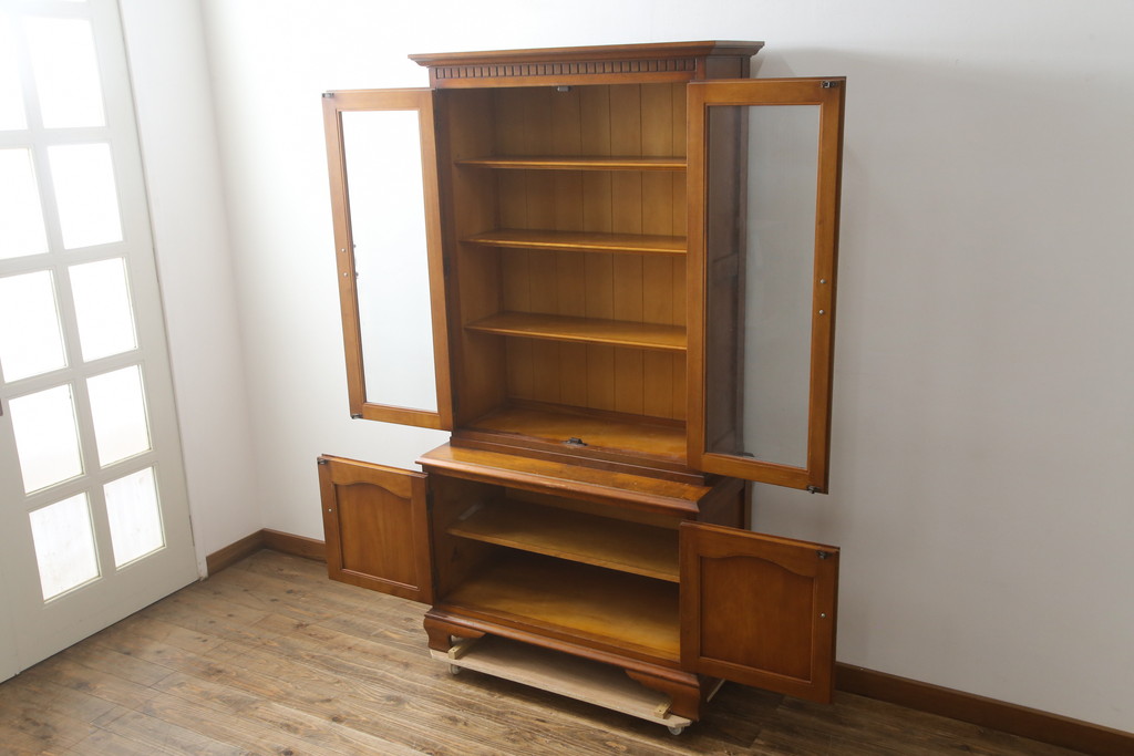 中古　横浜ダニエル(daniel)　温もりを感じる木の風合いが魅力的なキャビネット(カップボード、食器棚、戸棚、収納棚、飾り棚)(R-079154)