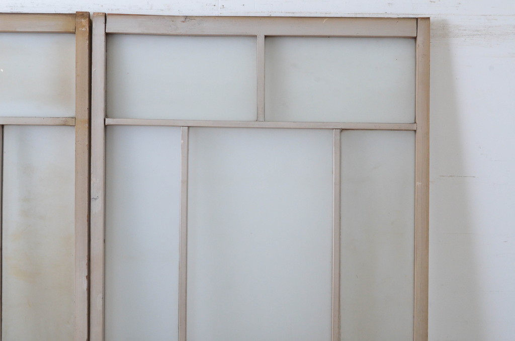 アンティーク建具　ペイント仕上げ限定!　存在感のあるデザインの大正ロマンガラス戸2枚セット(引き戸、建具)(R-065059)