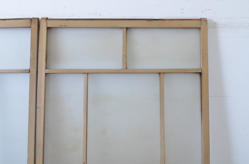 アンティーク建具　ペイント仕上げ限定!　存在感のあるデザインの大正ロマンガラス戸2枚セット(引き戸、建具)(R-065059)
