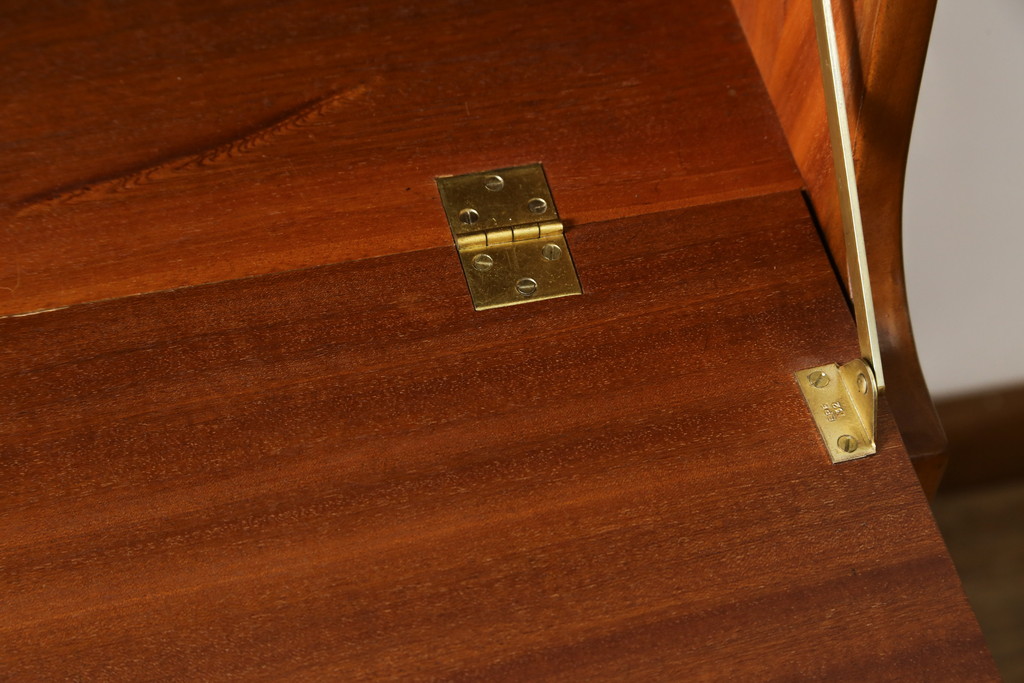 ヴィンテージ家具　北欧ビンテージ　チーク材　木の温もりとスタイリッシュで飽きのこないデザインが魅力のライティングビューロー(簿記机、在宅ワーク、在宅用デスク)(R-065877)
