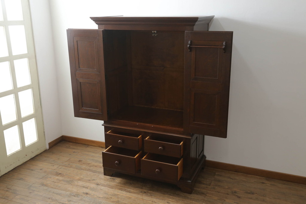 中古　松本民芸家具　丸い取っ手がアクセントのE型洋服タンス(衣装箪笥、整理タンス、収納たんす、ワードローブ、引き出し、チェスト)(R-069758)