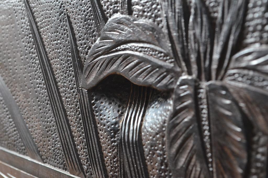 和製ビンテージ　軽井沢彫り　上質な和の空間づくりにオススメのチェスト(和たんす、引き出し、収納タンス、ヴィンテージ)(R-055765)