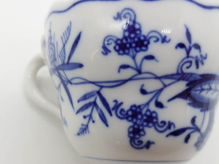 ドイツ　マイセン　Meissen　ブルーオニオン　意匠をこらした凝ったデザインが魅力的なモカカップ2客&オープンワーク透かしプレート2枚セット(皿、洋食器)(R-074581)