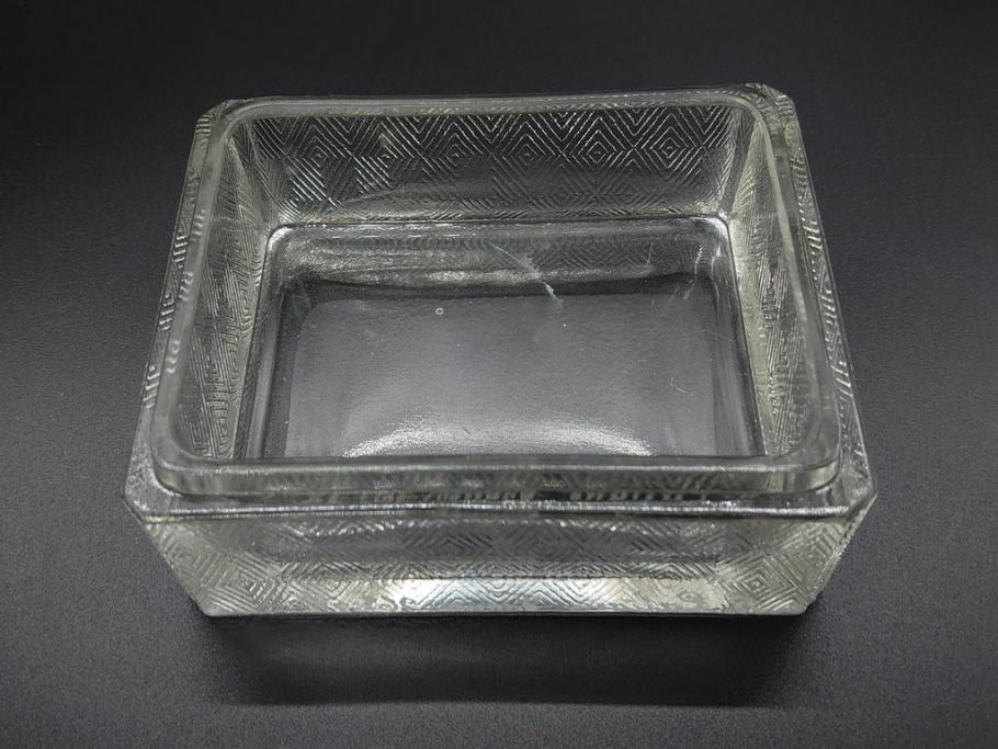 アンティーク　1920年代　レア　ルネ・ラリック(R.LALIQUE)　ツバメ　手彫り　職人による繊細な技法とデザインが美しいシガレットケース(ボックス、たばこ(タバコ)箱、小物入れ、アクセサリートレイ、ガラス、鳥)(R-074584)