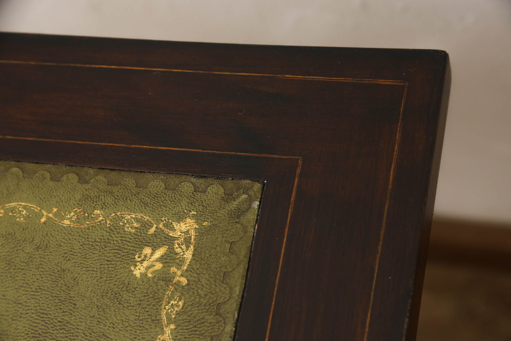 イギリスアンティーク　高級品　ローズウッド　象嵌入り　品のある佇まいが美しいレザートップデスク(折り畳みデスク、ワークデスク、在宅用、在宅ワーク用、机、テーブル、作業台)(R-063333)