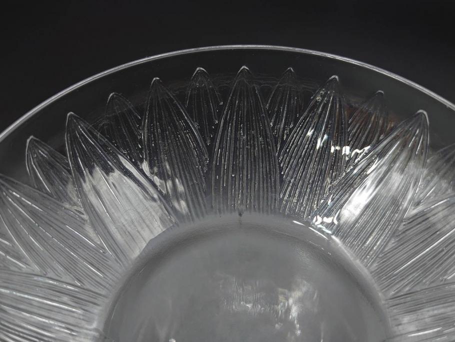 アンティーク　1920年代　ルネ・ラリック(R.LALIQUE)　ロータス(LOTUS)　グラス　花瓶　蓮の花のようなデザインが美しいゴブレット(花入れ、花器、フラワーベース)(R-074586)