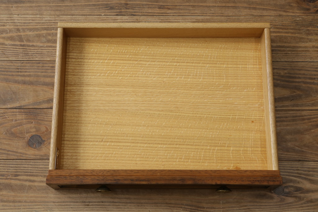 中古　DREXEL HERITAGE(ドレクセルヘリテイジ)　Triune(トライユン)　上品な佇まいが魅力のナイトテーブル(サイドテーブル、収納棚、戸棚、サイドキャビネット、花台、飾り台)(R-067112)