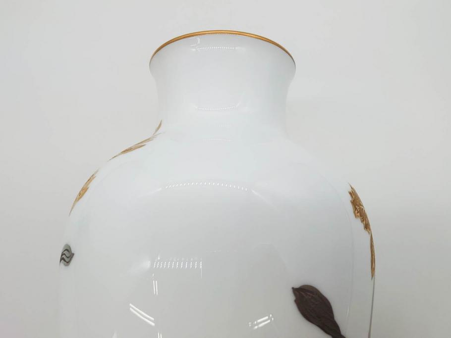 大倉陶園(OKURA、OAC)　金蝕カトレア 高さ 約27cm/ブルーローズ 高さ 約15cm　気品漂う花瓶2点セット(バラ、薔薇、金彩、花生け、花器、花入、フラワーベース、白磁)(R-079613)