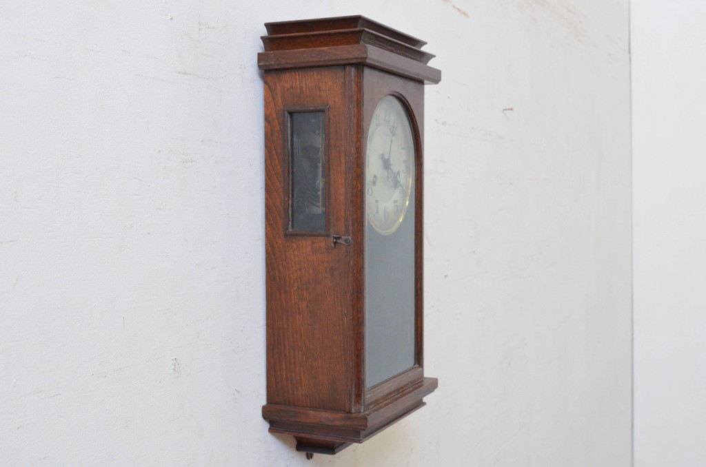 和製アンティーク　TRADE MARK(トレードマーク)　レトロモダン　振り子デザインが特徴的な掛け時計(柱時計、古時計、振り子時計)(R-072261)