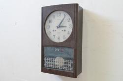 アンティーク雑貨　ハンガリー製　角型ビンテージ置時計(目覚まし時計、枕時計)