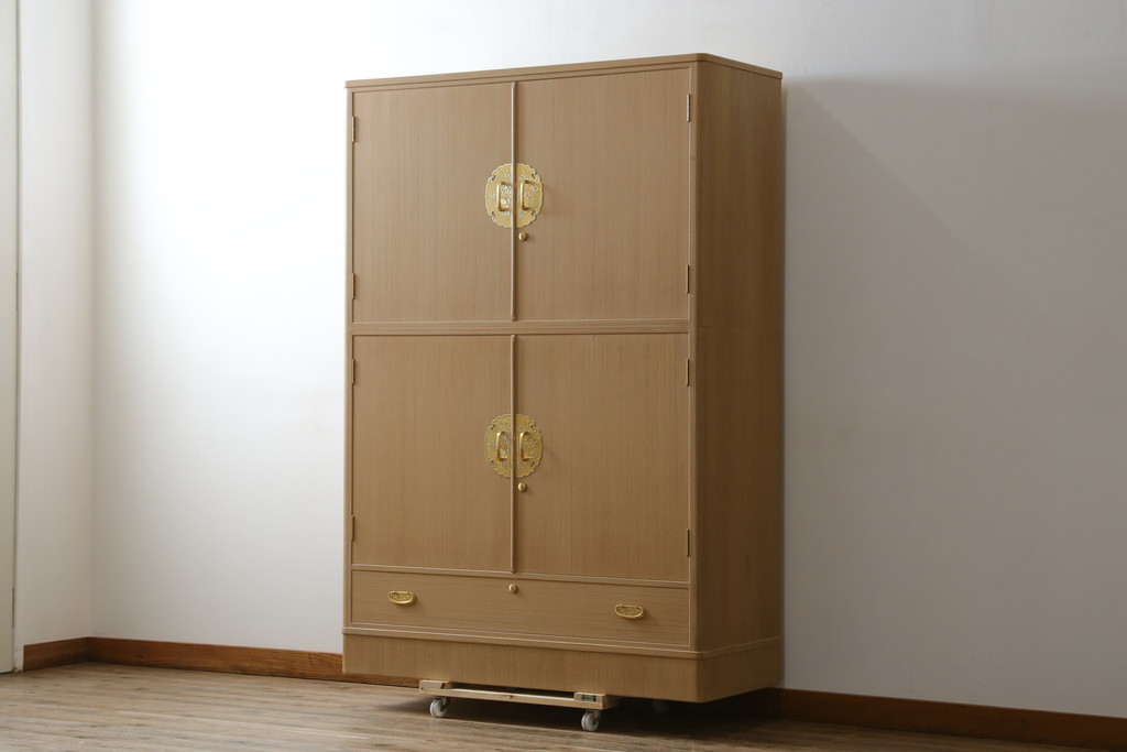 中古　美品　国産　職人手造り　繊細で美しい金具が品の良さを高める総桐箪笥(桐たんす、整理箪笥、和タンス、着物箪笥、衣装箪笥、収納たんす、引き出し、衣装盆)(R-079451)