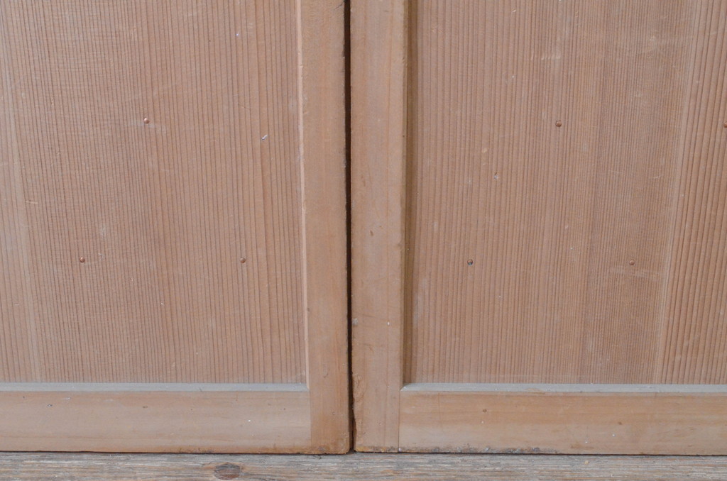 アンティーク建具　昭和初期　上手物!!　美しい柾目が魅力の両開き舞良戸扉一対(2枚セット、まいらど、板戸、ドア)(R-065075)