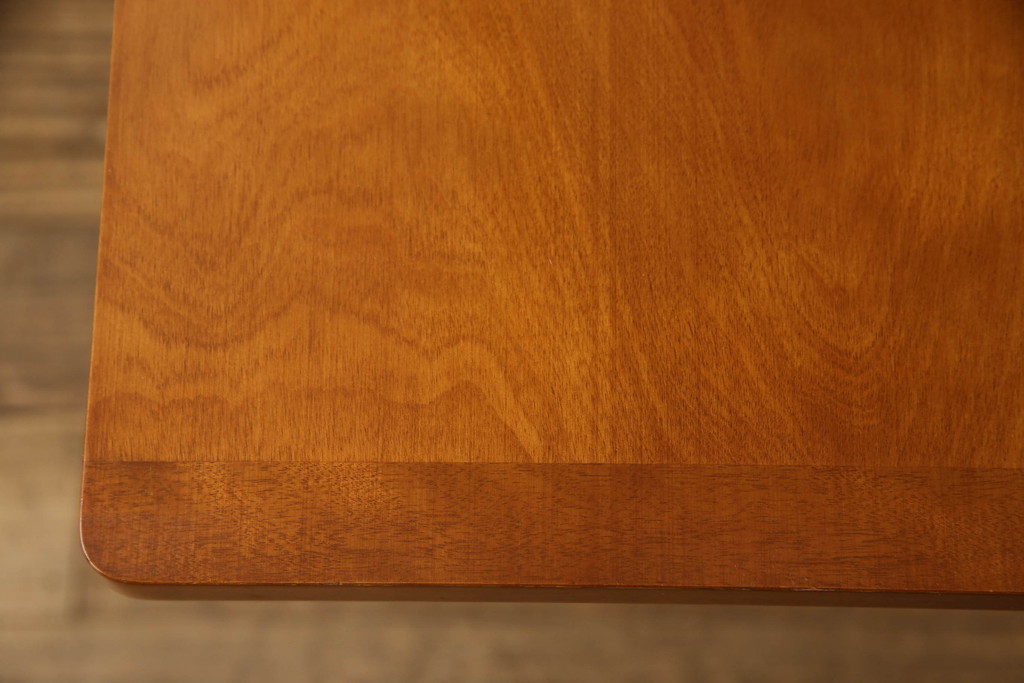 中古　美品　横浜クラシック家具　ダニエル(daniel)　クラシカルな雰囲気のお部屋づくりにおすすめなキャビネット(食器棚、収納棚、戸棚、カップボード)(R-063231)