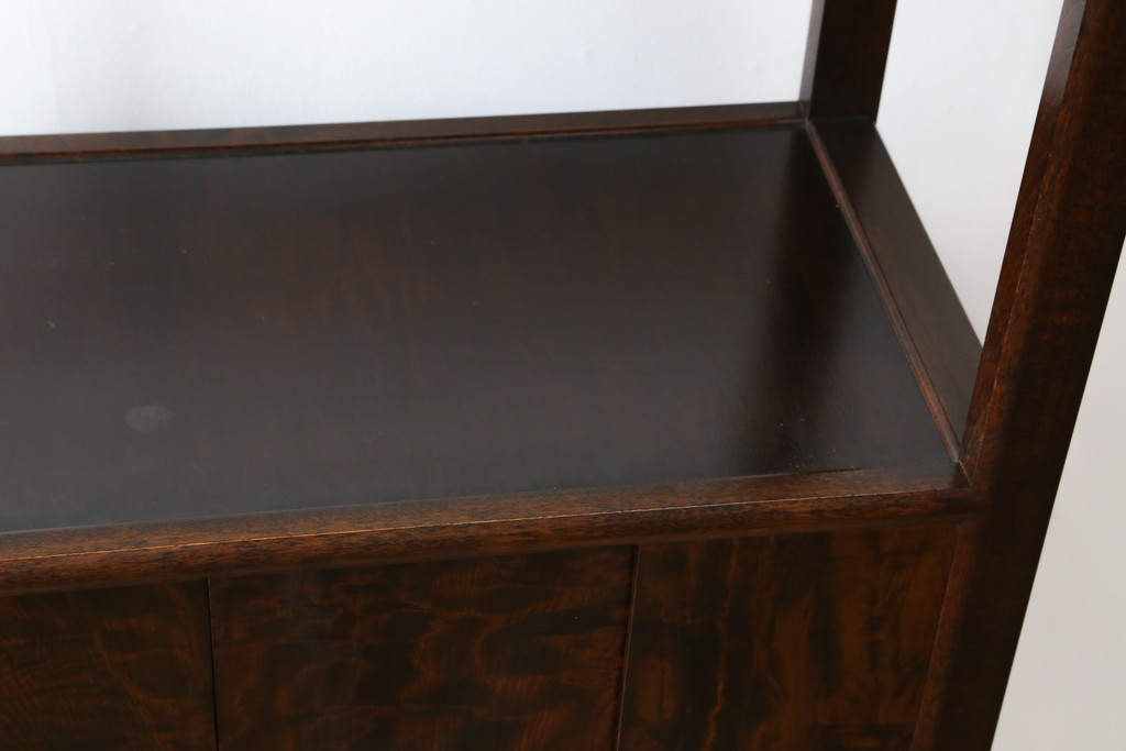 中古　松本民芸家具　#506型　シックな色合いと上品な佇まいが魅力の朝鮮棚(飾り棚、収納棚、戸棚、茶棚)(定価約23万円)(R-066102)