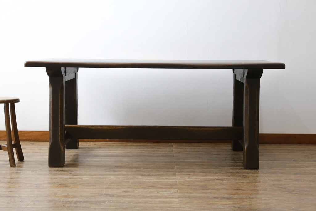 中古　超美品　展示品　飛騨産業　キツツキ　PROVINCIAL(プロヴィンシャル・プロビンシャル)シリーズ　P31　オーク材　どっしりとした堅牢なつくりと素朴な佇まいが魅力のタバーンテーブル(ダイニングテーブル、4人掛け、6人掛け、食卓、作業台)(定価約57万円)(R-079276)