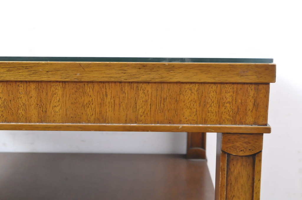 中古　DREXEL HERITAGE(ドレクセルヘリテイジ)　Triune(トライユン)シリーズ　すっきりした佇まいのエンドテーブル(サイドテーブル、ナイトテーブル、飾り台)(R-065862)