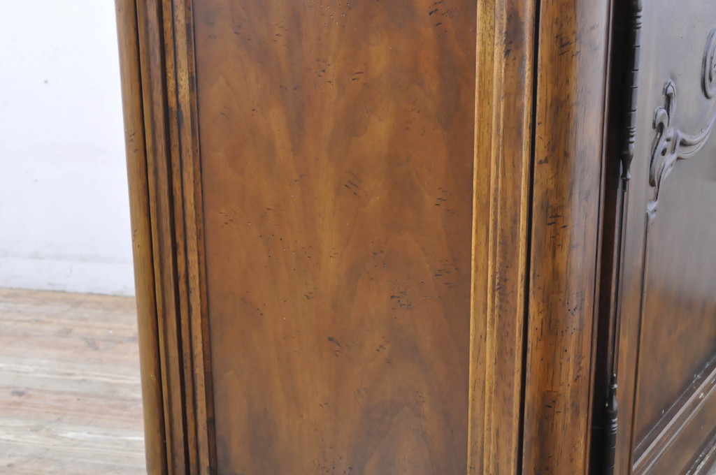 中古　DREXEL HERITAGE(ドレクセルヘリテイジ)　old continent(オールドコンチネント)　拡張式天板付き!!高級感溢れる佇まいのサーバー(洋酒棚、カウンターテーブル、収納棚、戸棚、サイドボード、サイドキャビネット)(定価約82万円)(R-065863)